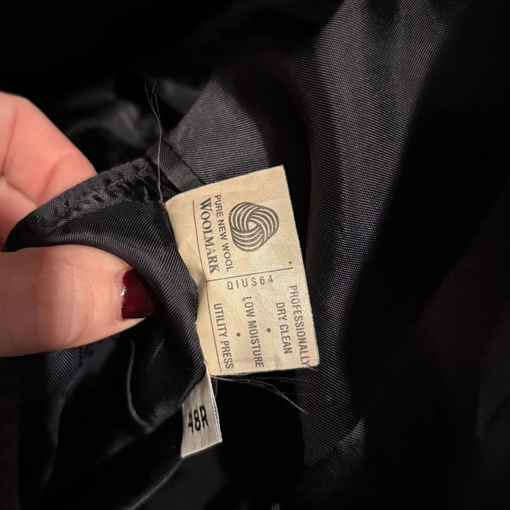 Burberry London Men’s Navy Blue Pinstripe Pure New Wool Size 48R Sports Coat